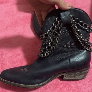 ZiGiny western cowboy boots with chains/ studs